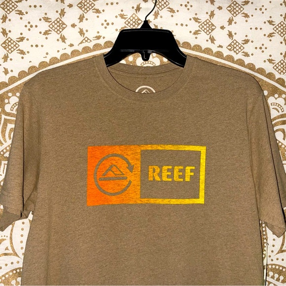 ✨HP✨ NWT “REEF” MEN’S SHORT SLEEVE T-SHIRT, SIZE MEDIUM - Picture 2 of 6
